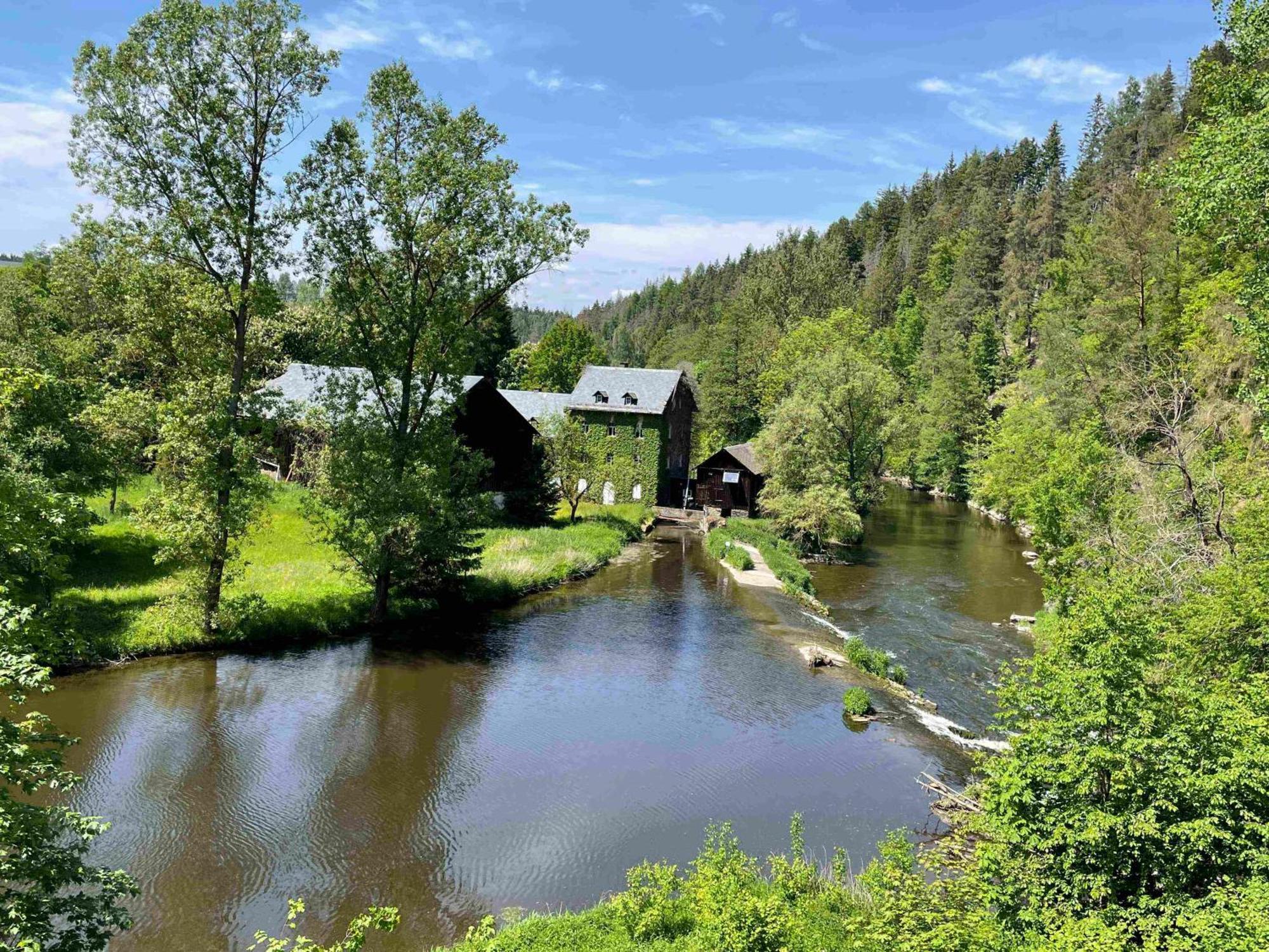 Chalet-Ferienwohnung Giebeltraum, 115 Qm, Wellness/Fitness/Sauna - Bergroedelhof Feilitzsch エクステリア 写真